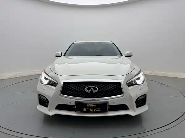 Infiniti Q50 2014