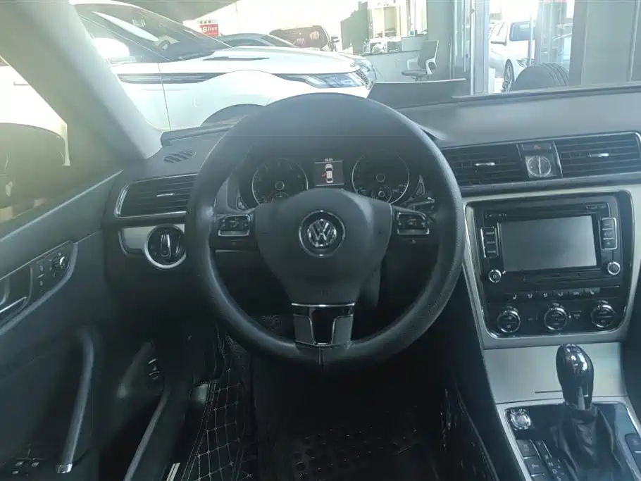 Volkswagen Passat 2015 — фото 15