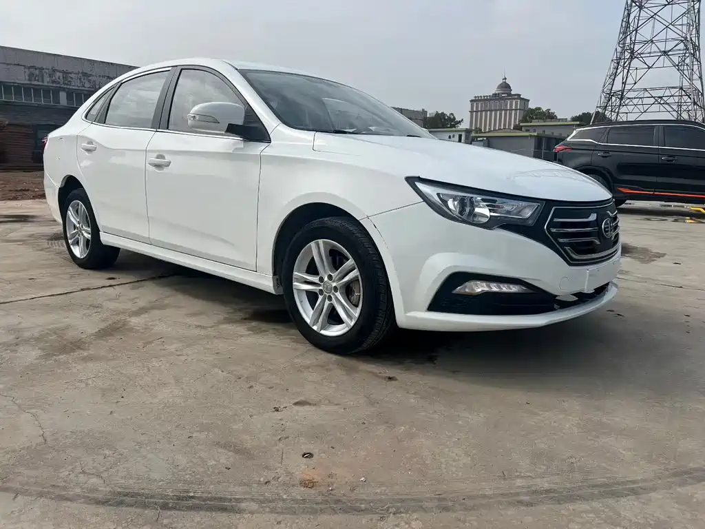 Bestune B30EV 2021 — фото 3