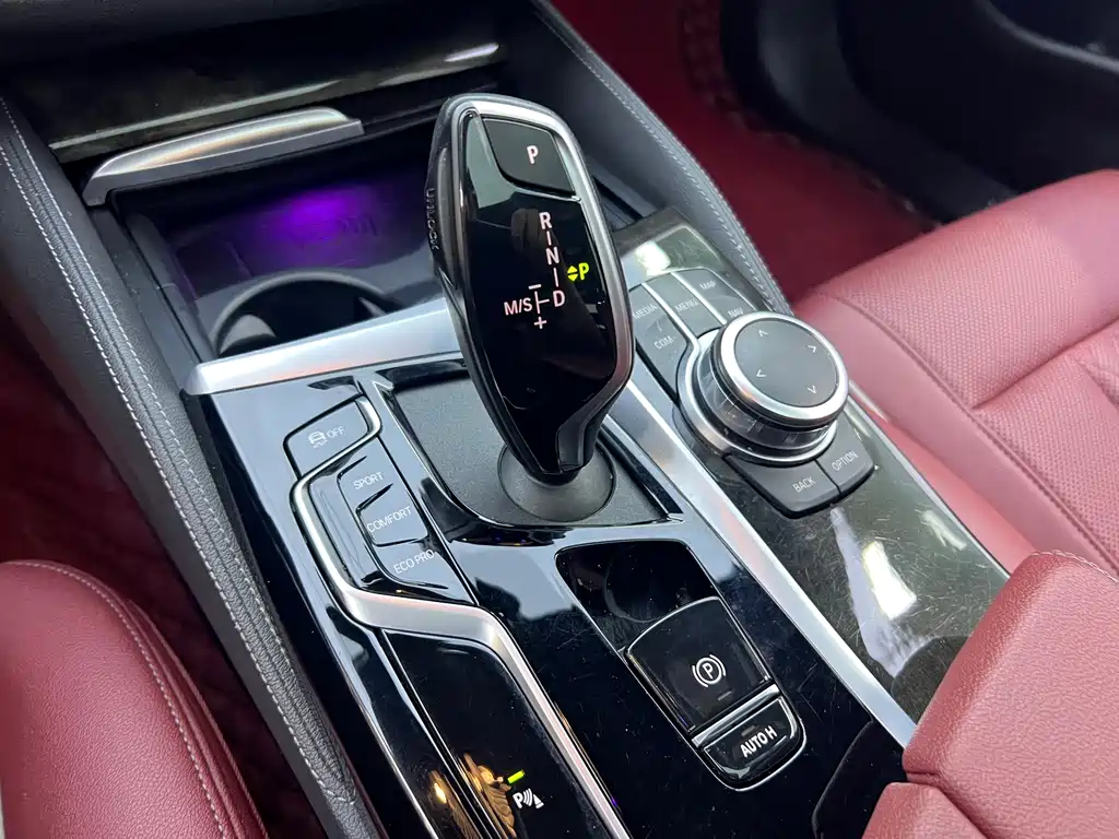 BMW 5 Series 2022 — фото 13