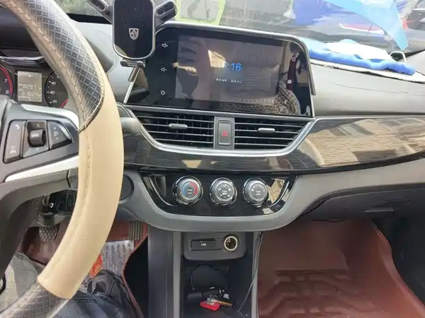 Baojun 310 2017