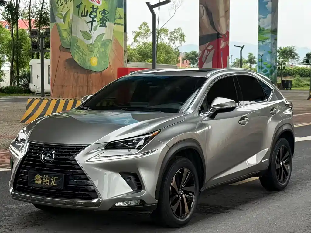 Lexus NX 2021