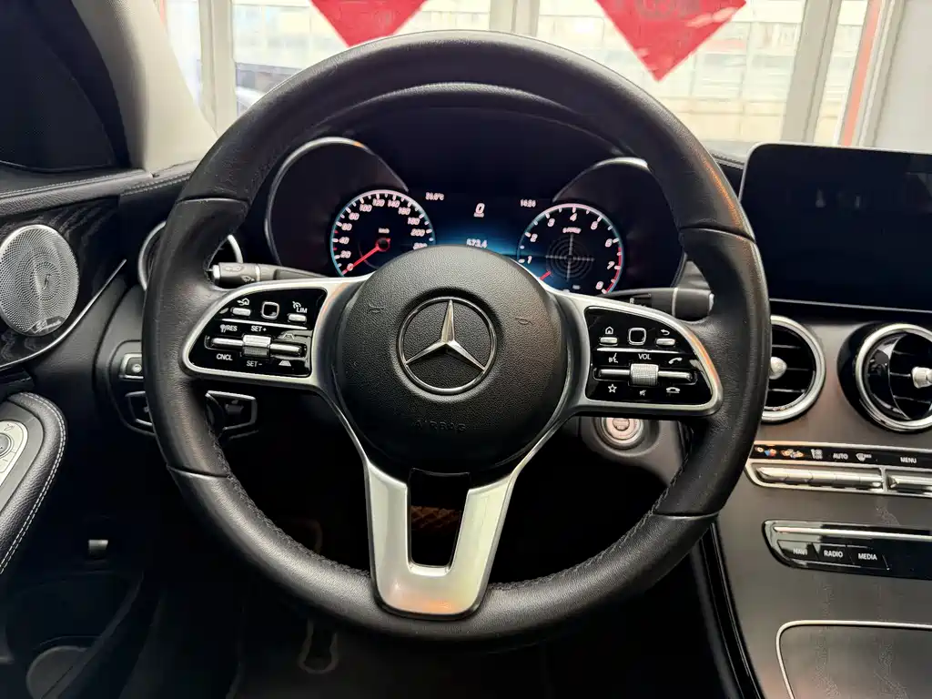 Mercedes-Benz C-Class 2019 — фото 12
