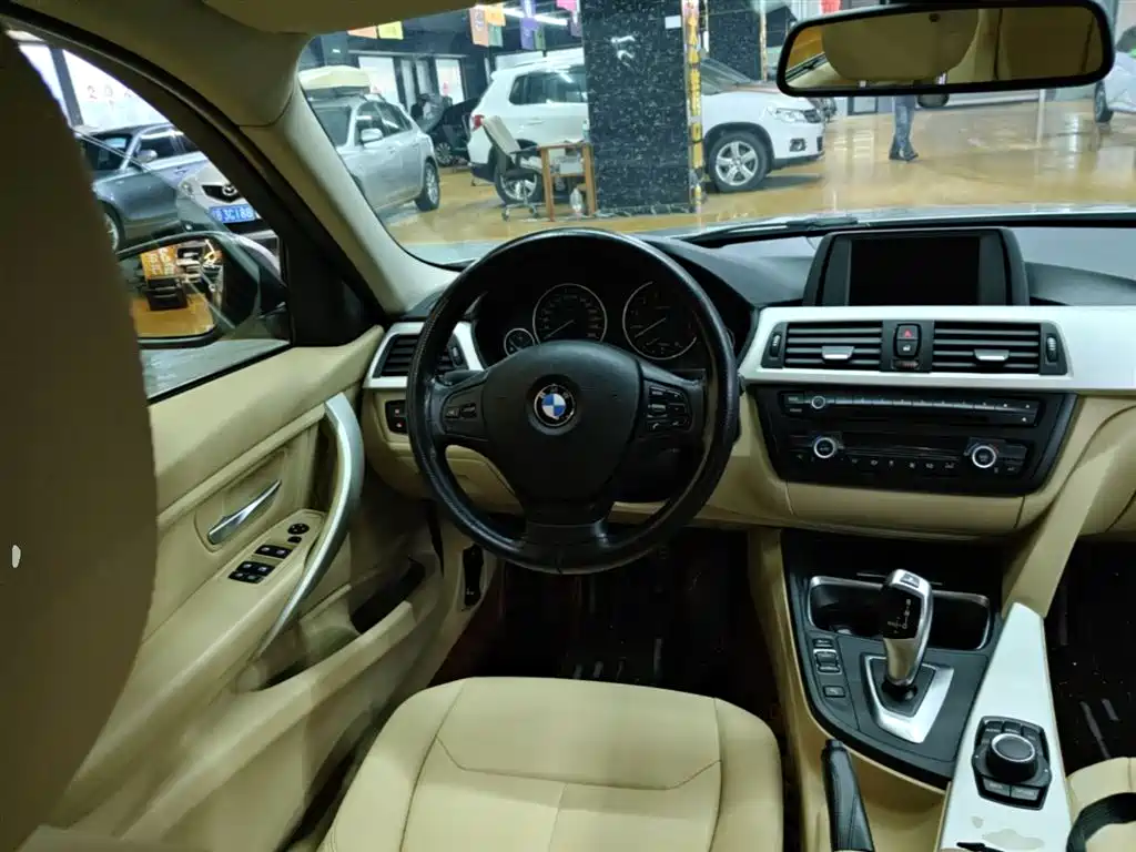 BMW 3 Series 2015 — фото 11