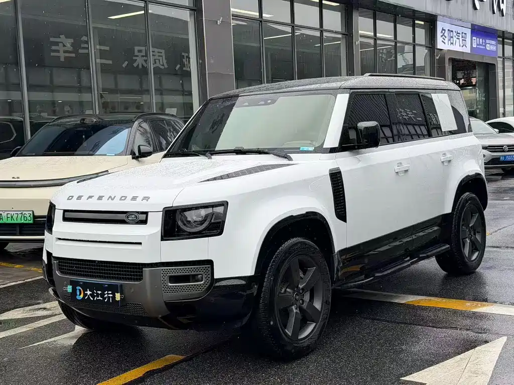 Land Rover Defender 2025 — фото 1