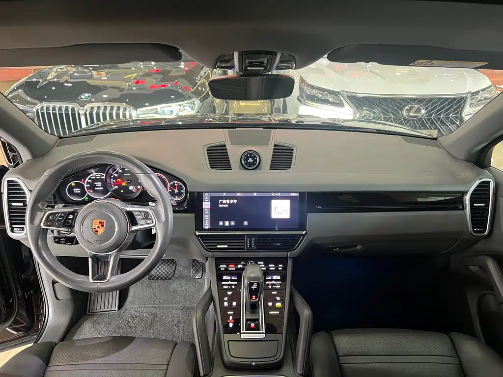 Porsche Cayenne 2019 — фото 14