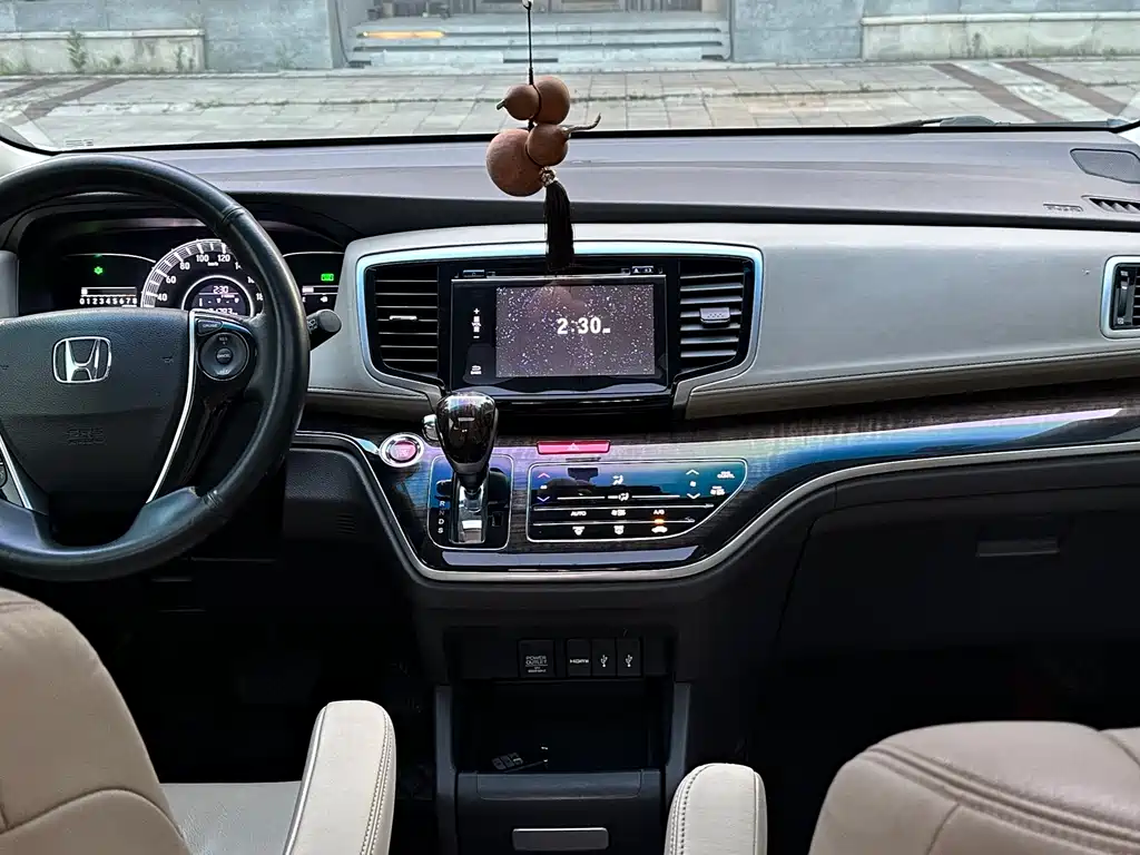 Honda Odyssey 2016 — фото 12