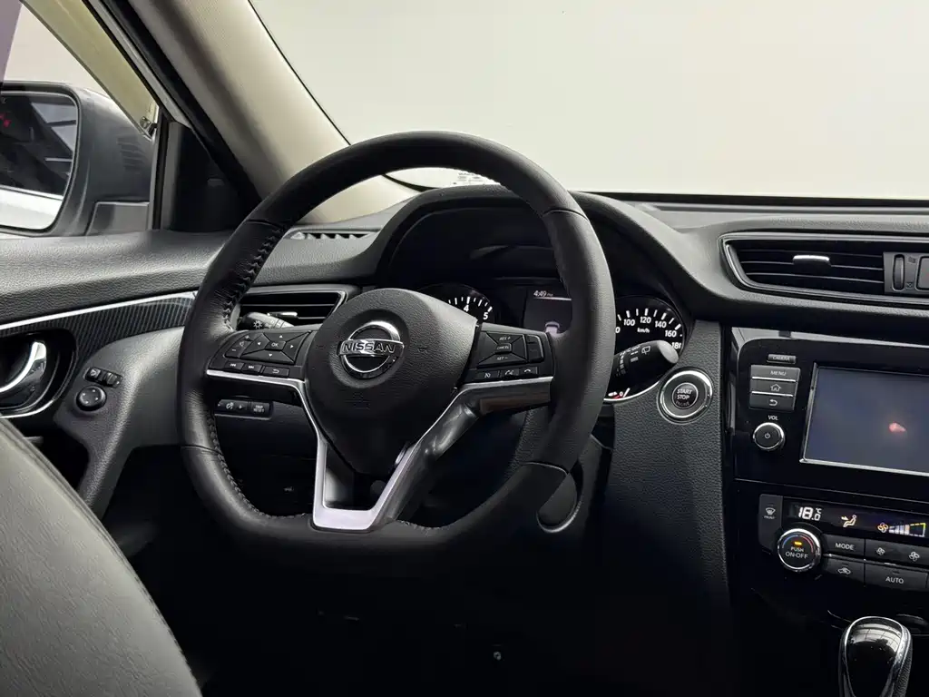 Nissan X-Trail 2018 — фото 9