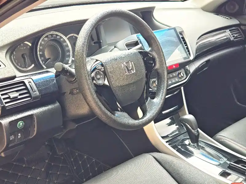 Honda Accord 2016 — фото 8