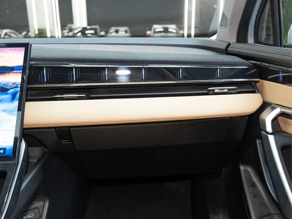 Geely Boyue L 2023 — фото 15