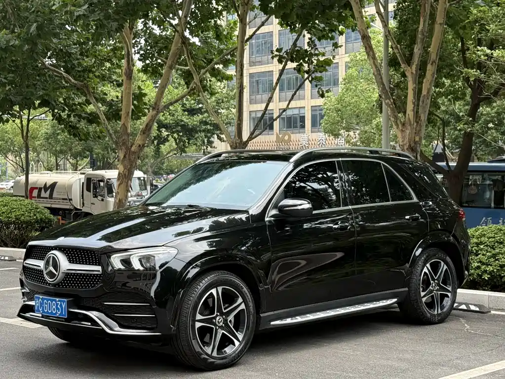 Mercedes-Benz GLE 2023 — фото 1