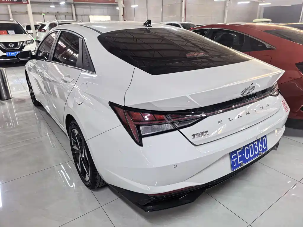Hyundai Elantra 2023 — фото 14