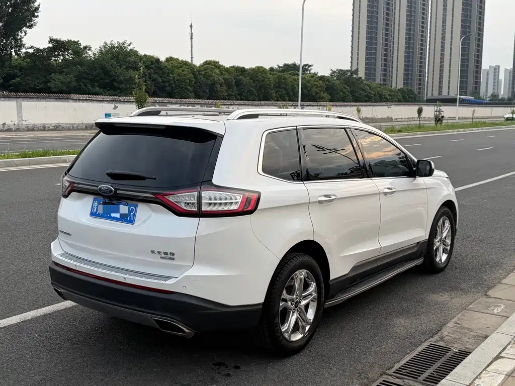 Ford Edge 2015 — фото 11