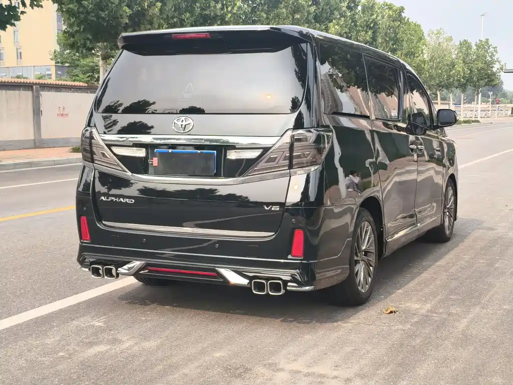 Toyota Alphard 2012 — фото 17