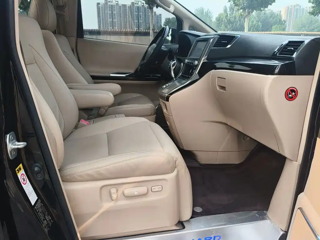 Toyota Alphard 2012 — фото 14