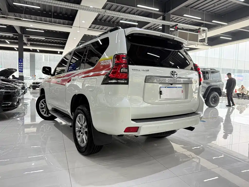 Toyota Prado 2019 — фото 7