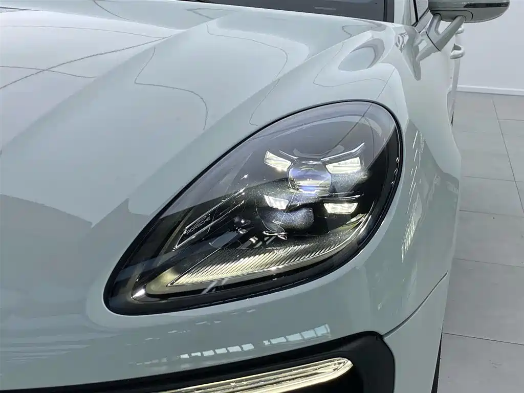 Porsche Macan 2023 — фото 10