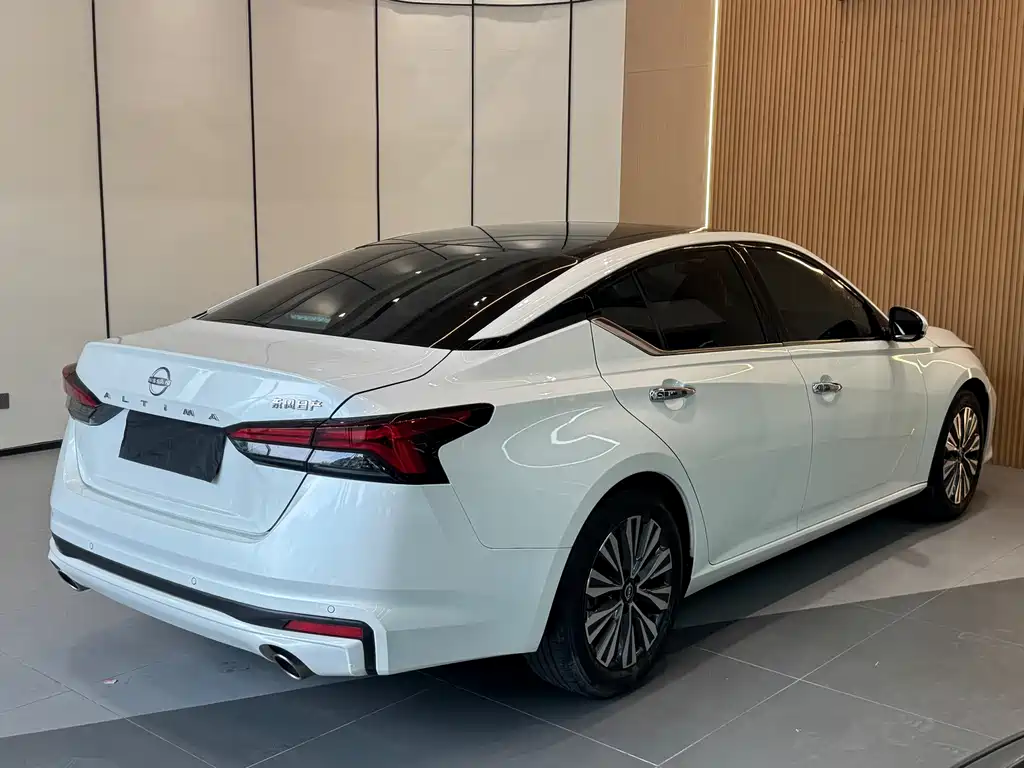 Nissan Teana 2023 — фото 18