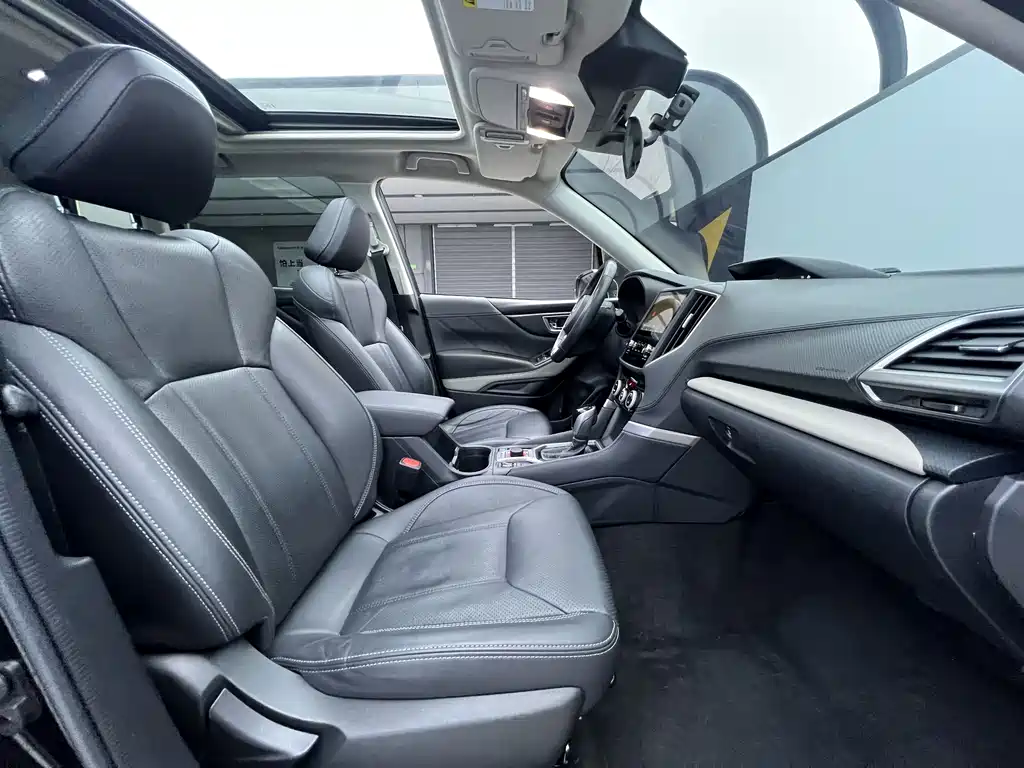 Subaru Forester 2022 — фото 21