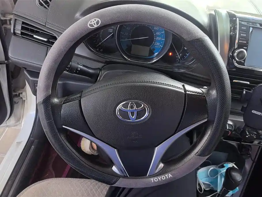 Toyota Yaris L 2016 — фото 15