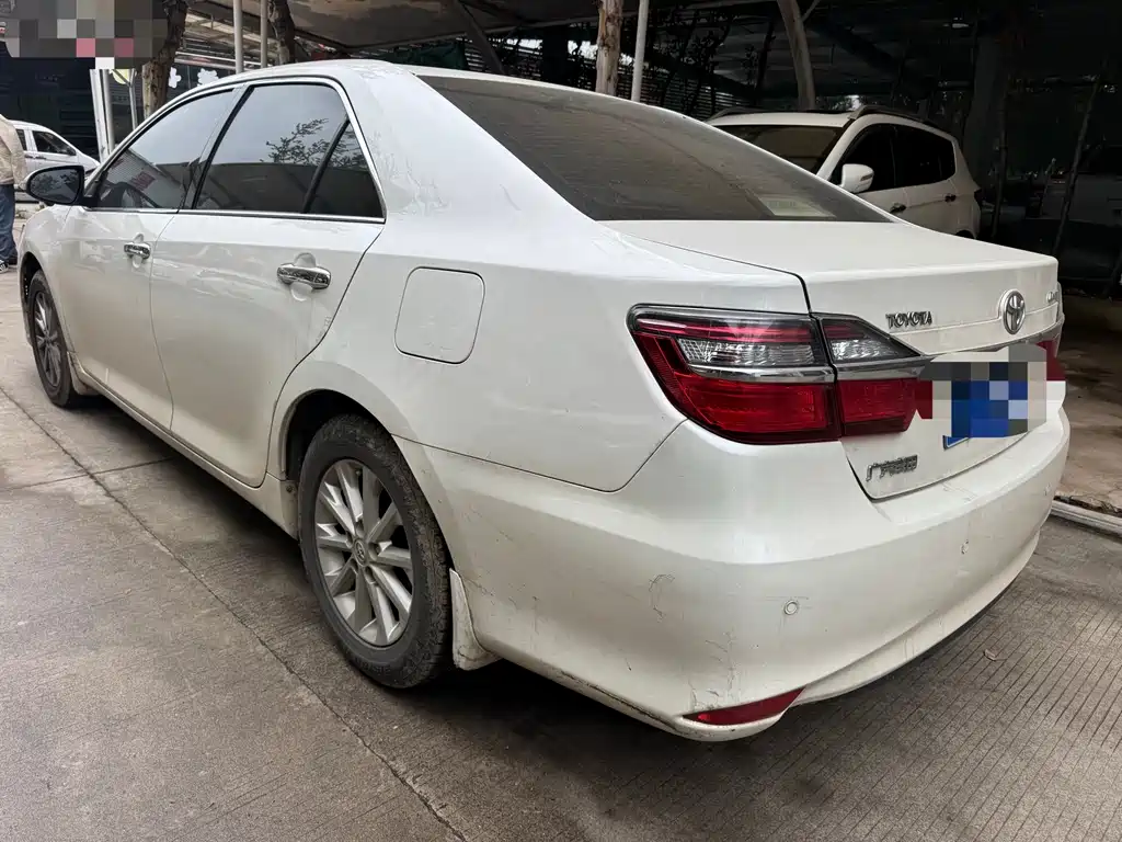 Toyota Camry 2017 — фото 10