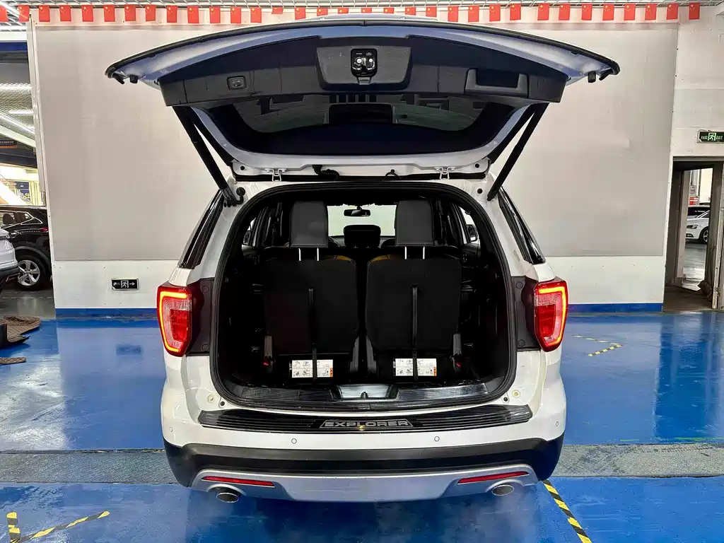 Ford Explorer 2018 — фото 18