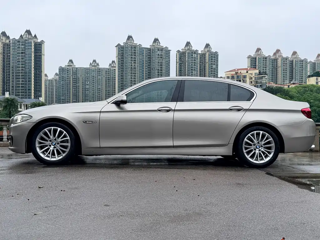 BMW 5 Series 2016 — фото 3