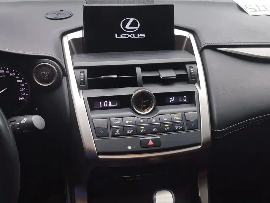 Lexus NX 2015 — фото 13