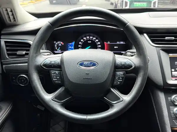 Ford Taurus 2015