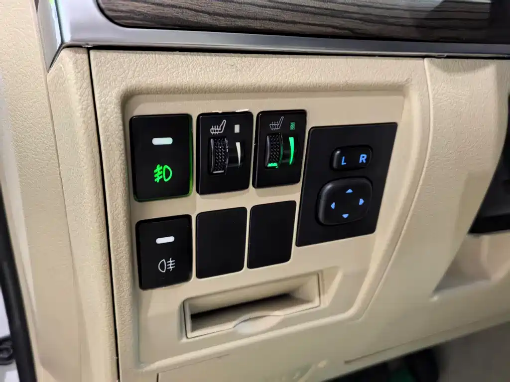Toyota Land Cruiser 2017 — фото 8