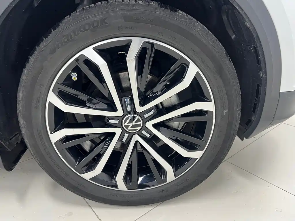 Volkswagen T-Roc 2023 — фото 14