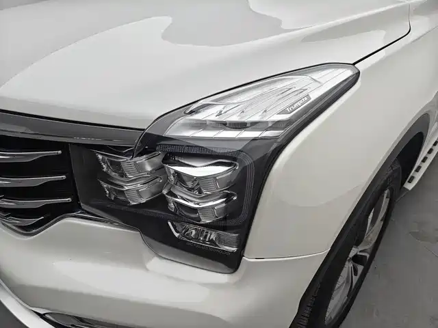 GAC Motor Trumpchi GS8 2018 — фото 9