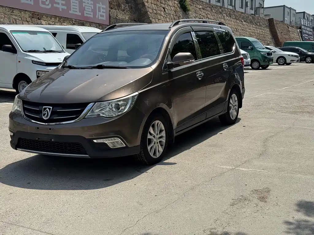 Baojun 730 2015