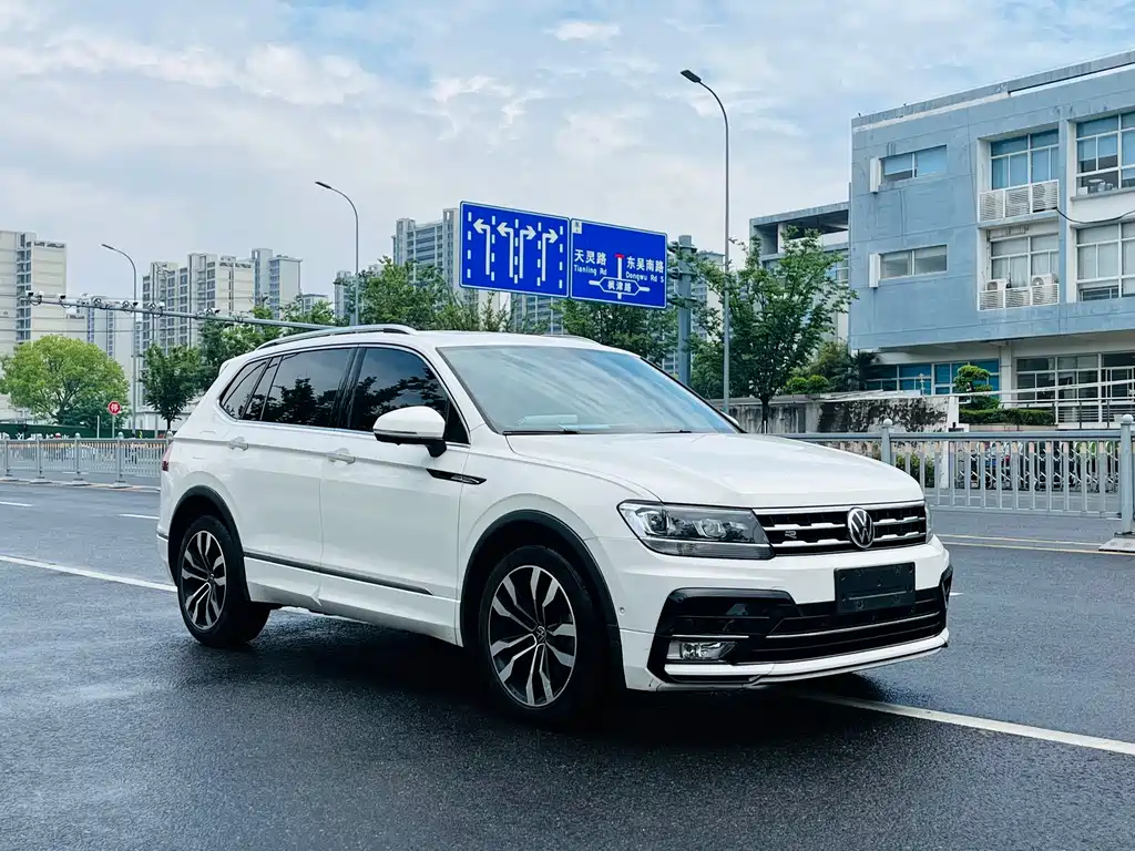 Volkswagen Tiguan L 2021 — фото 3
