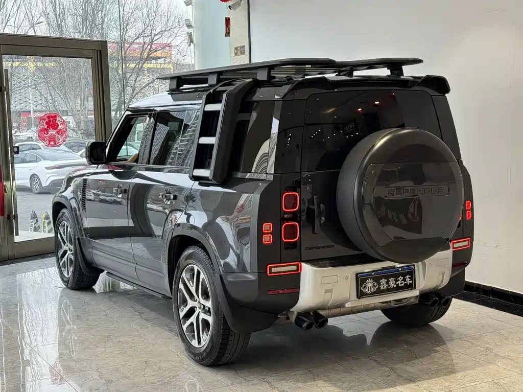 Land Rover Defender 2022 — фото 23