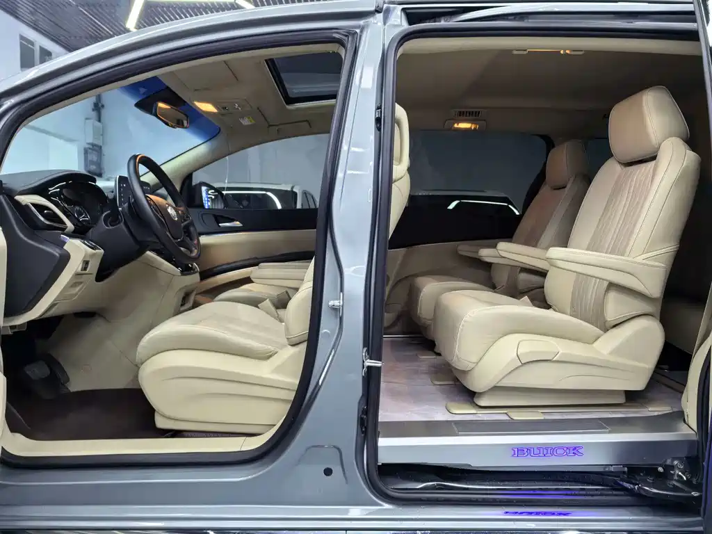 Buick GL8 2025