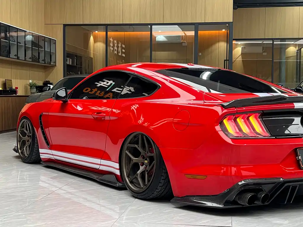 Ford Mustang 2020 — фото 19