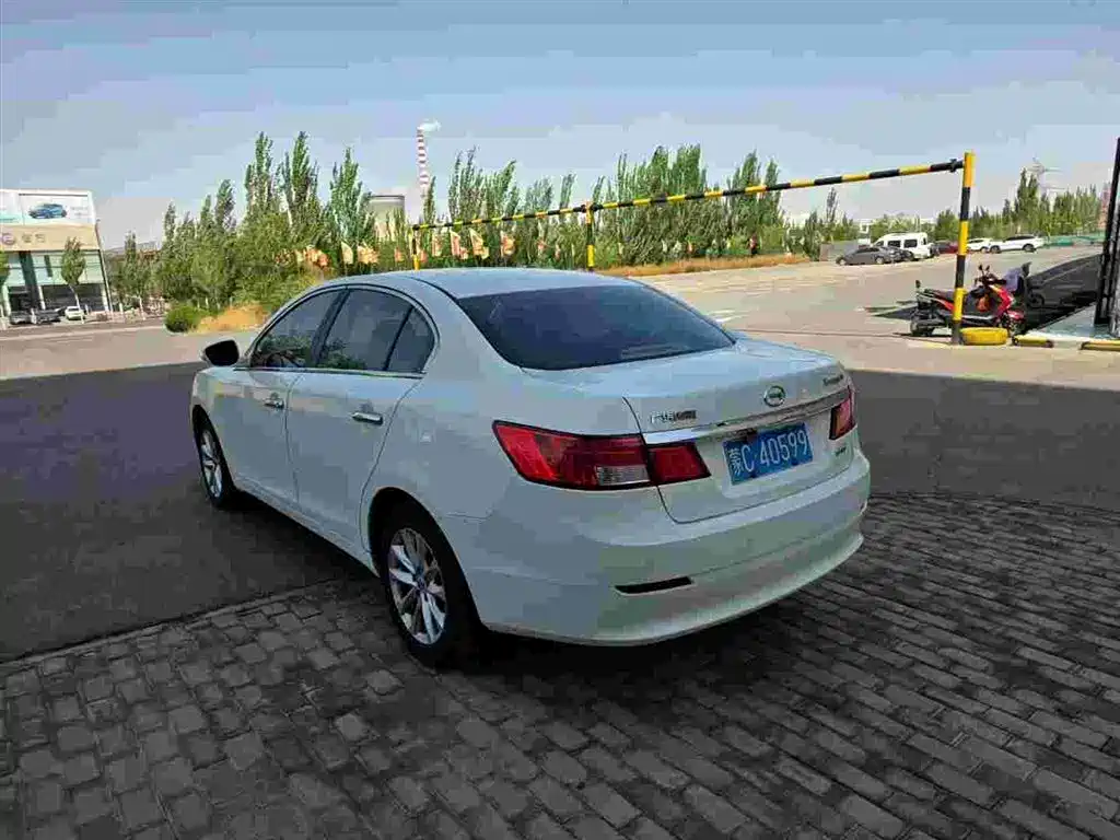 GAC Motor Trumpchi GA5 2014