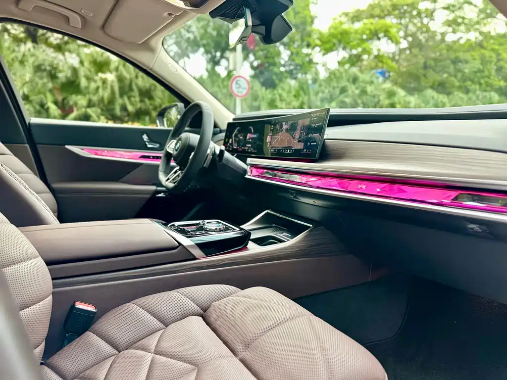 BMW 7 Series 2023 — фото 10