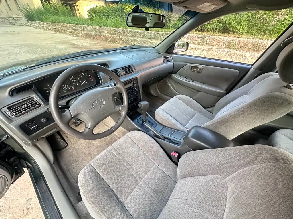 Toyota Camry 2001 — фото 9