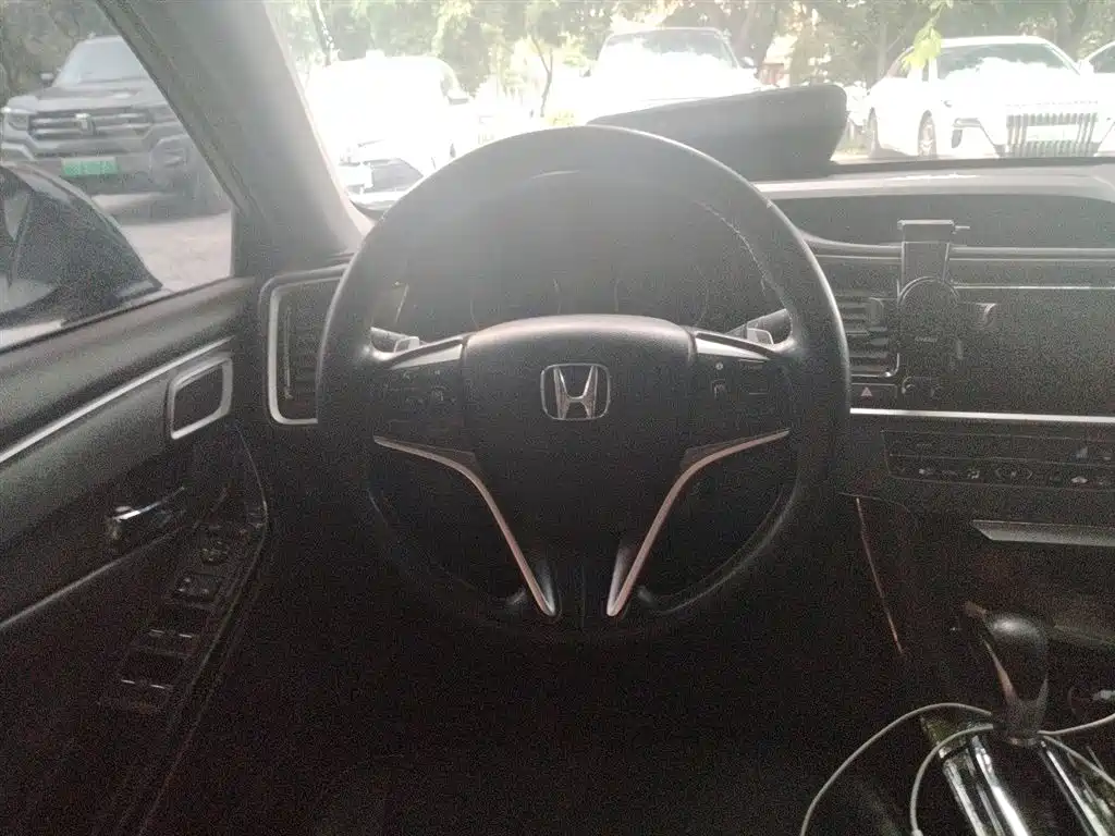 Honda Spirior 2017 — фото 11