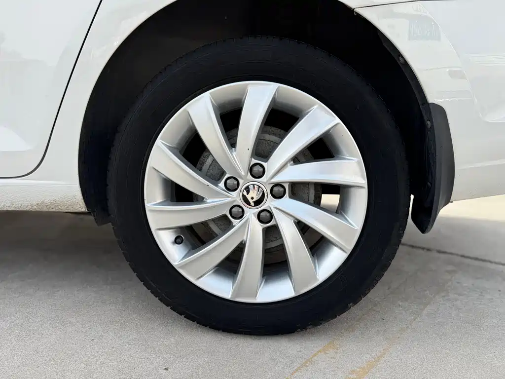Skoda Rapid 2019 — фото 14