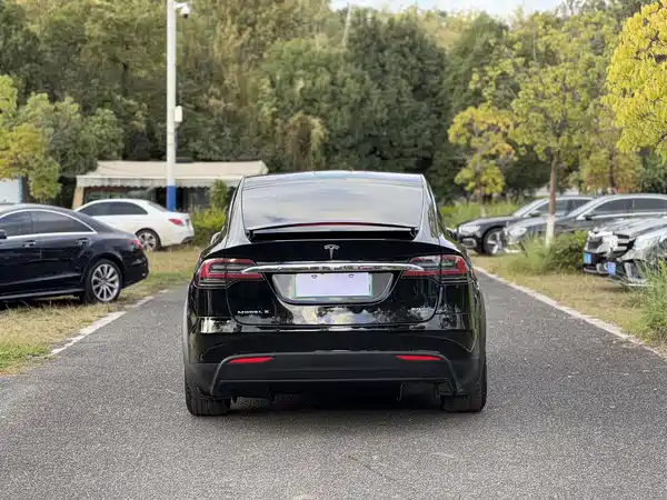 Tesla Model X 2016