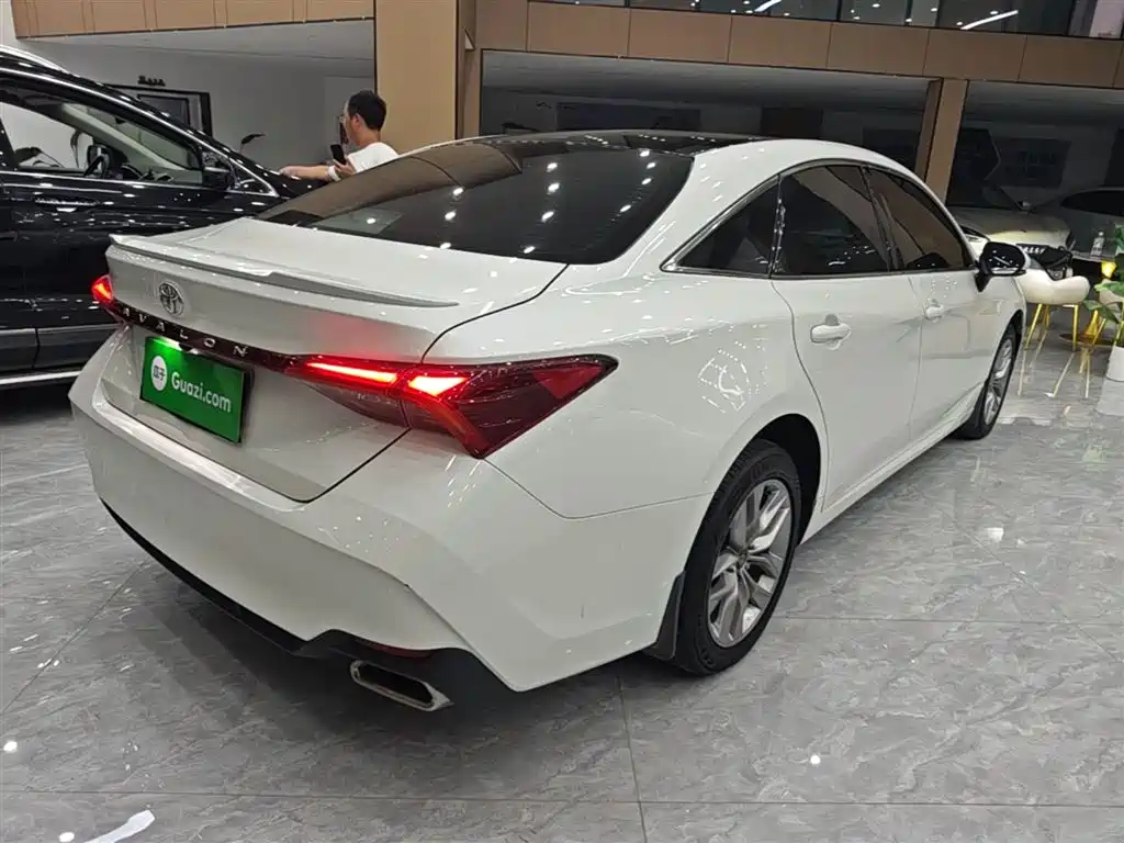 Toyota Avalon 2019 — фото 7