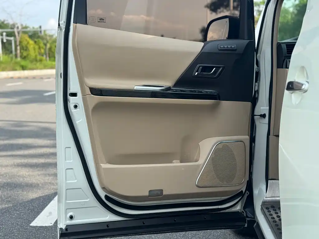 Toyota Alphard 2013 — фото 19