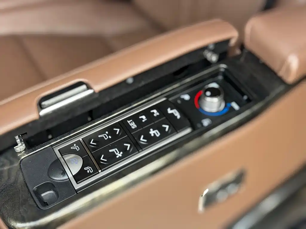 Toyota Alphard 2013 — фото 18