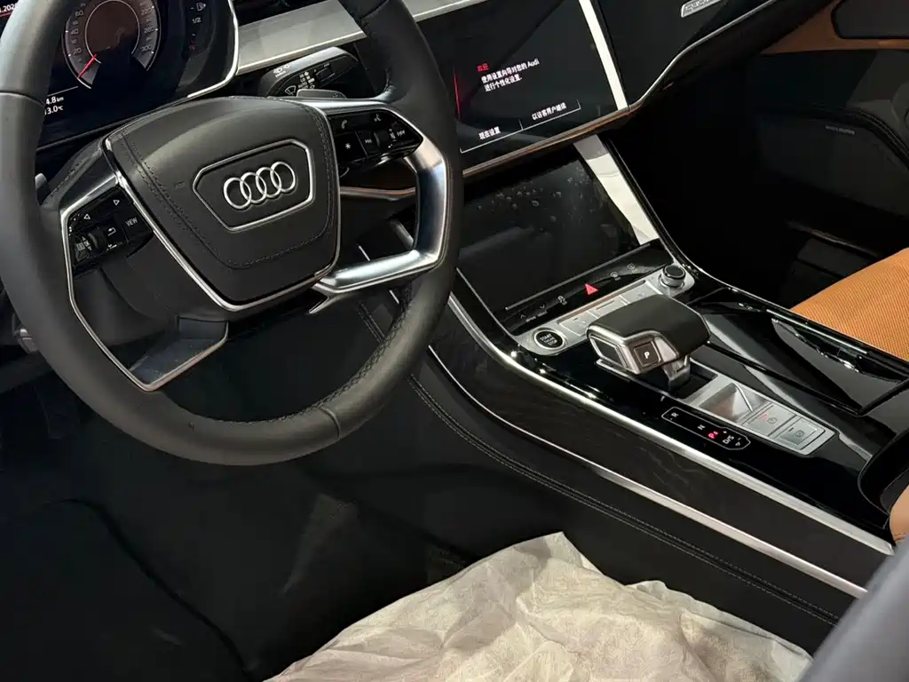 Audi A8 — фото 3
