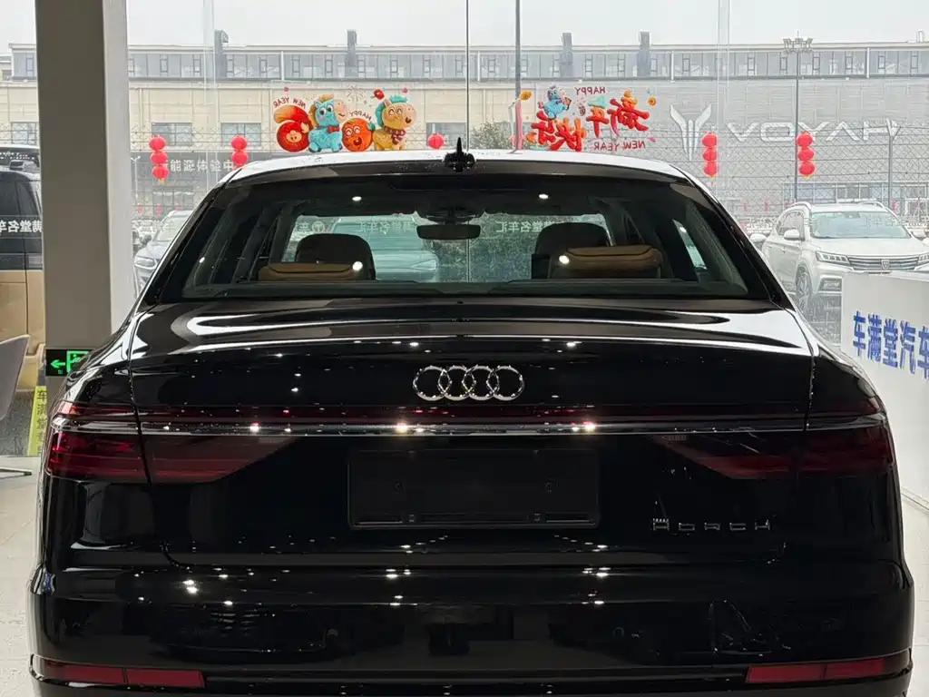Audi A8 — фото 9