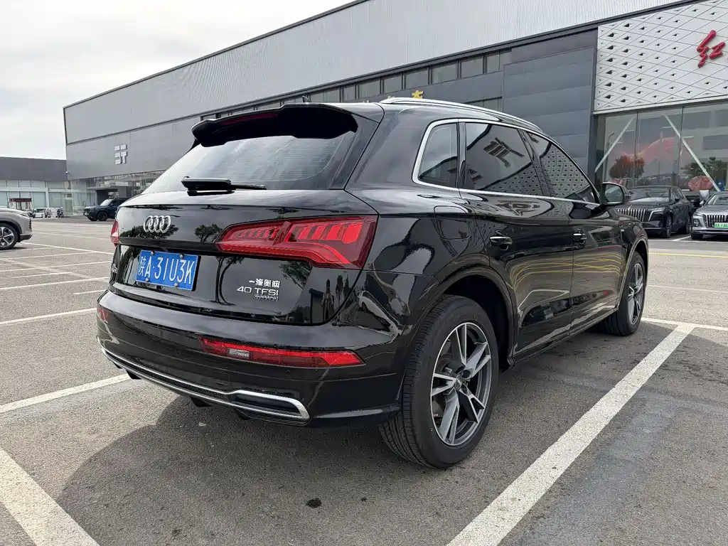 Audi Q5L 2020 — фото 7