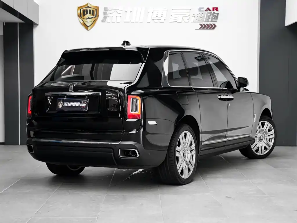 Rolls-Royce Cullinan 2019 — фото 19